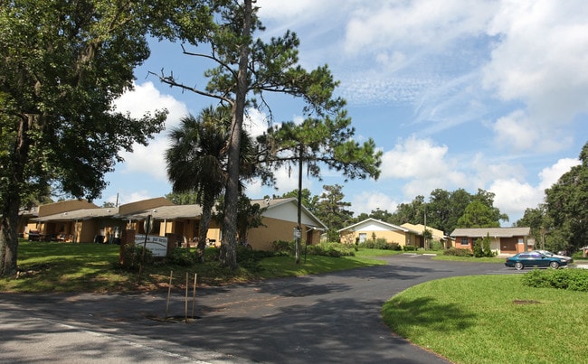 Mainbrook Apartments in Brooksville, FL - Foto de edificio - Building Photo