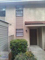 901 Olmstead Dr in Hinesville, GA - Building Photo