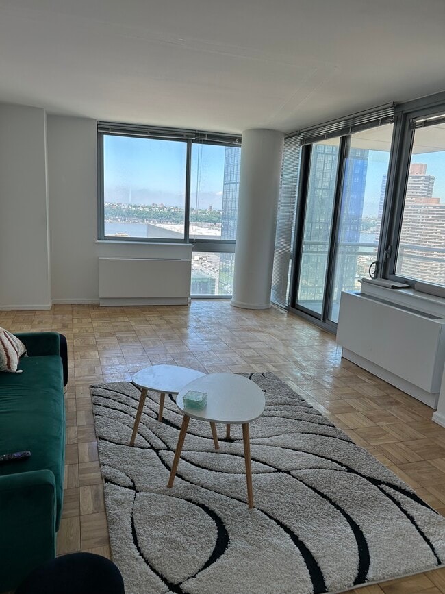 516 9th Ave, Unit 4