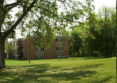 Riverwood in Crookston, MN - Foto de edificio - Building Photo