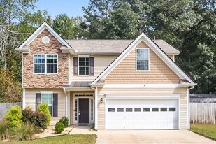204 Sandstone Dr in Hampton, GA - Building Photo