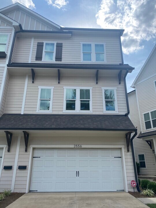 2556 Vail Ave in Charlotte, NC - Building Photo