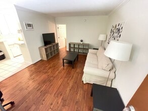 3771 Jasmine in Los Angeles, CA - Building Photo - Interior Photo