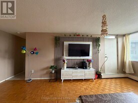 2121 Roche Ct in Mississauga, ON - Building Photo