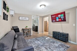 Serene Villa in Clarksville, TN - Building Photo