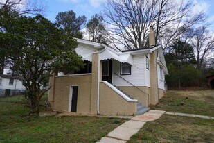 941 McDonald Chapel Rd in Birmingham, AL - Building Photo