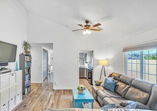 828 Angelus Ave in San Diego, CA - Building Photo - Building Photo