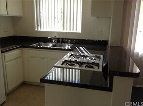 1567 Stanton Pl-Unit -2 in Long Beach, CA - Foto de edificio - Building Photo