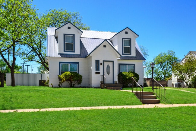 property at 1007 Bawcom St