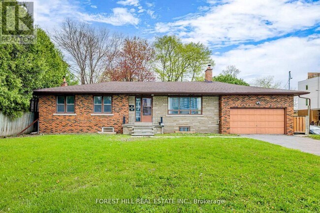 property at 11 Greenbriar Rd