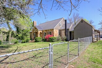174 Paris St in Clayton, GA - Foto de edificio - Building Photo