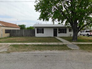 610 W 7th St in Del Rio, TX - Building Photo - Building Photo