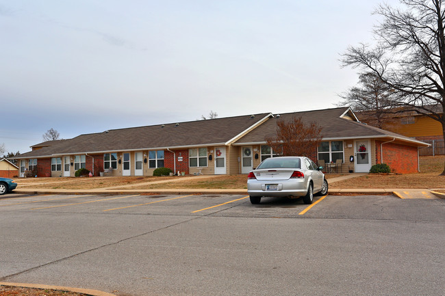 Chickasha Senior in Chickasha, OK - Building Photo - Building Photo