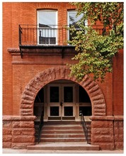 2300 N. Calvert St in Baltimore, MD - Foto de edificio - Building Photo