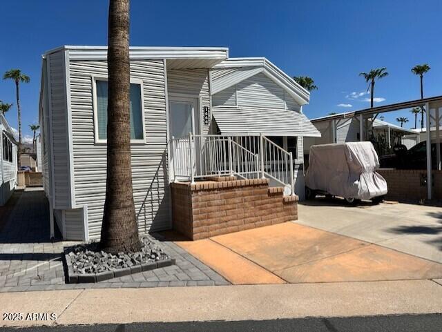 property at 1444 South Zuni Dr