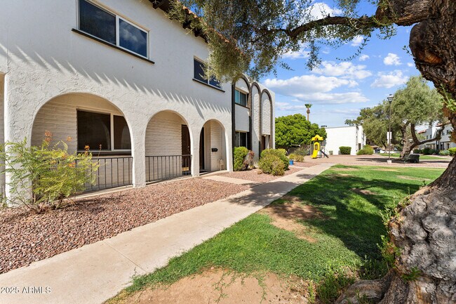 property at 4251 N Miller Rd
