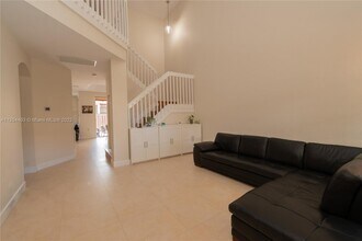 11201 NW 73rd St-Unit -11201 in Doral, FL - Building Photo - Building Photo