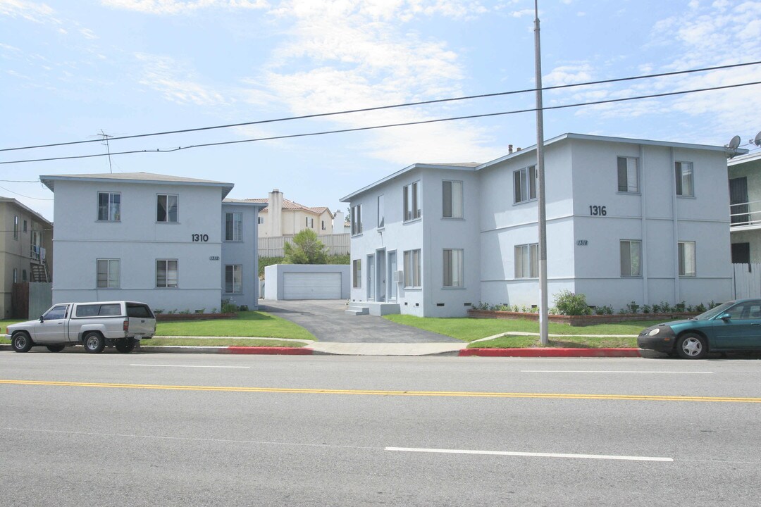 1310 Anaheim St in Harbor City, CA - Building Photo