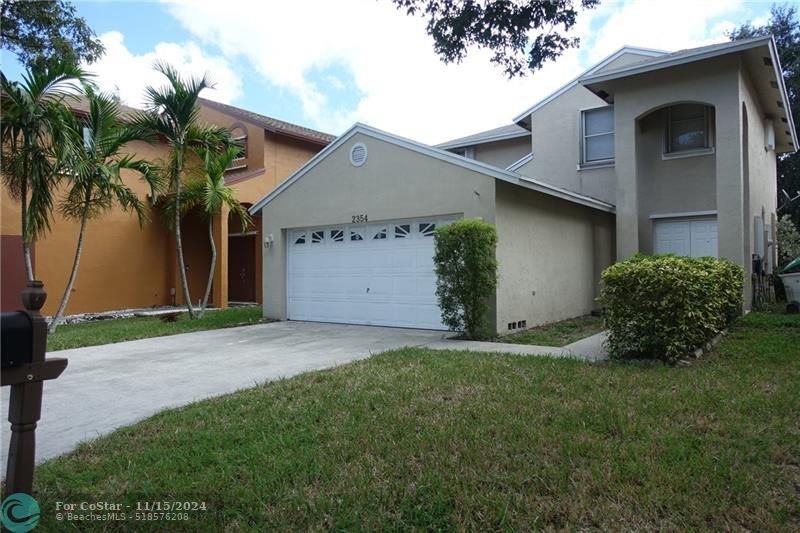 2354 NW 33rd Terrace in Coconut Creek, FL - Foto de edificio