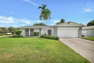 3374 NW 28th Terrace in Boca Raton, FL - Building Photo