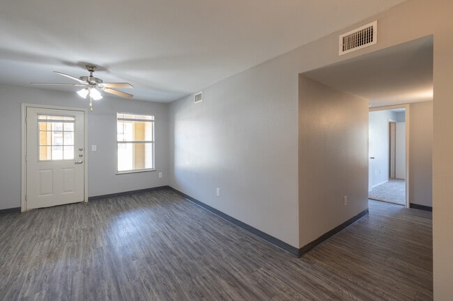 Rio De Vida in Mission, TX - Foto de edificio - Interior Photo