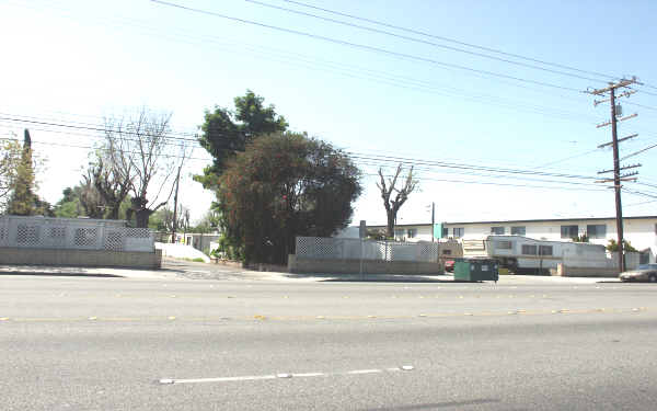 Mobile Trailer Garden in Bellflower, CA - Building Photo