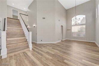 1367 Cadence St in Henderson, NV - Foto de edificio - Building Photo