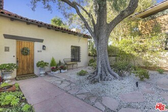 2071 Escarpa Dr in Los Angeles, CA - Building Photo - Building Photo