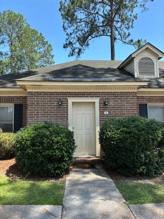 11 Somerset in Statesboro, GA - Building Photo