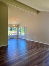 2717 Trousdale Dr in Burlingame, CA - Building Photo - Building Photo