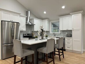 18 Great Meadow Rd in Redding, CT - Building Photo - Building Photo