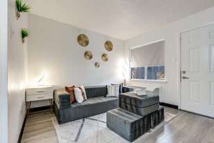 The Passages at Rye 1255 in Houston, TX - Building Photo