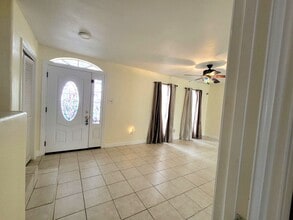 10813 Sandpiper Dr in Houston, TX - Foto de edificio - Building Photo