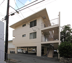 Hale Jade Apartments in Honolulu, HI - Building Photo - Building Photo