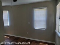 916 NW 2nd St photo'