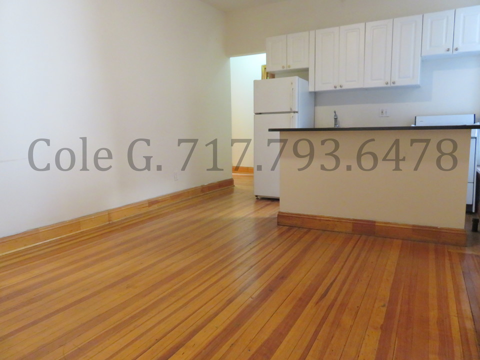 235 E 55th St in New York, NY - Building Photo