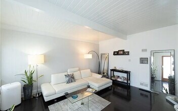 2325 Kansas Ave in Santa Monica, CA - Building Photo - Building Photo
