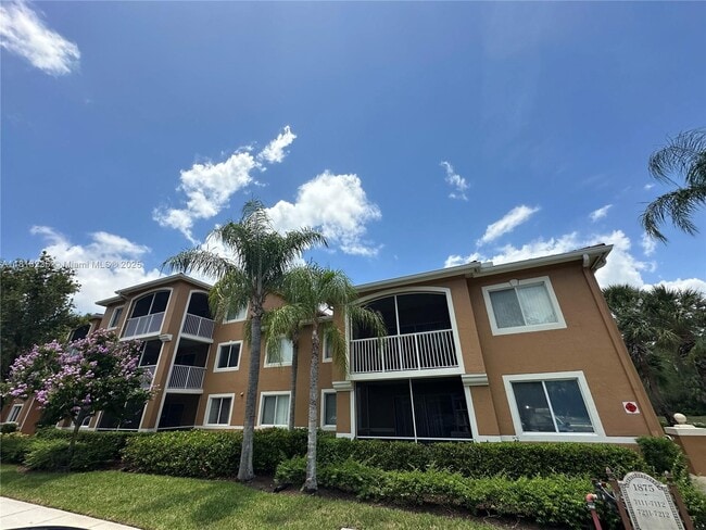 1875 Florida Club Dr in Naples, FL - Building Photo - Building Photo