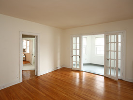 EDGEHILL COURT in Bala Cynwyd, PA - Building Photo - Interior Photo