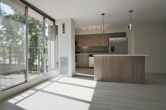 property at 907 S Ashland Ave