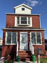 536 N 6th St in New Hyde Park, NY - Building Photo