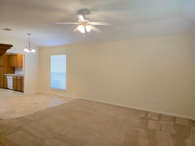 913 Vanessa Dr in Hewitt, TX - Building Photo - Building Photo