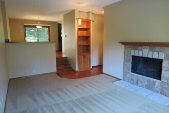 4059 Jefferson Pkwy in Lake Oswego, OR - Foto de edificio - Building Photo