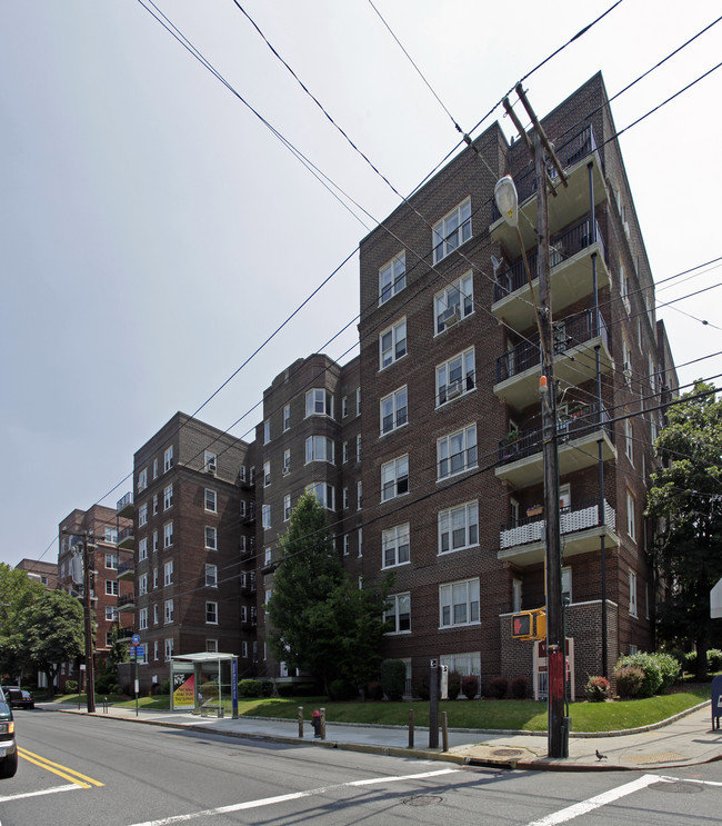 Victory Apartments in Staten Island, NY - Building Photo - Building Photo