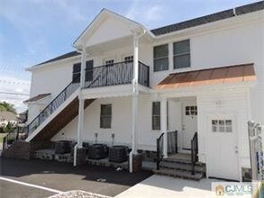16 E Kupsch St-Unit -D in Sayreville, NJ - Foto de edificio - Building Photo