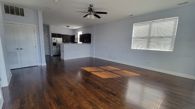property at 504 S Oakley Blvd