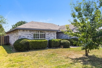 1502 Killdee Ct in Desoto, TX - Foto de edificio - Building Photo