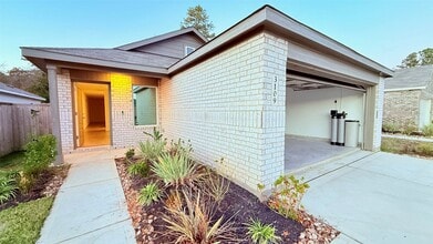 3109 Courtney Flower Dr in Conroe, TX - Building Photo - Building Photo