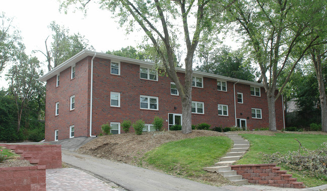 Field Club Apartments