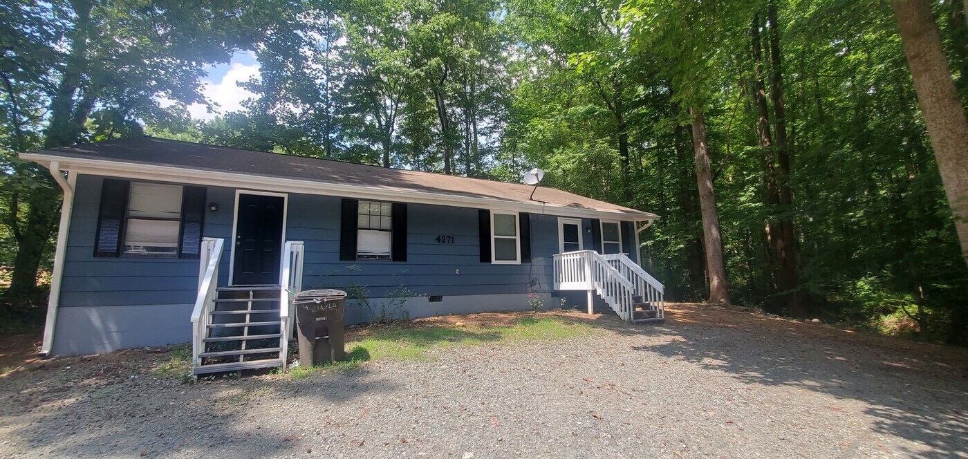4271 Mineral Ave in Winston-Salem, NC - Foto de edificio